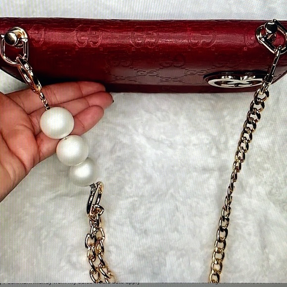 GUCCI RED GUCCISSIMA LEATHER LOVELY HEART CONTINENTAL WALLET ON CHAIN. - Picture 3 of 13